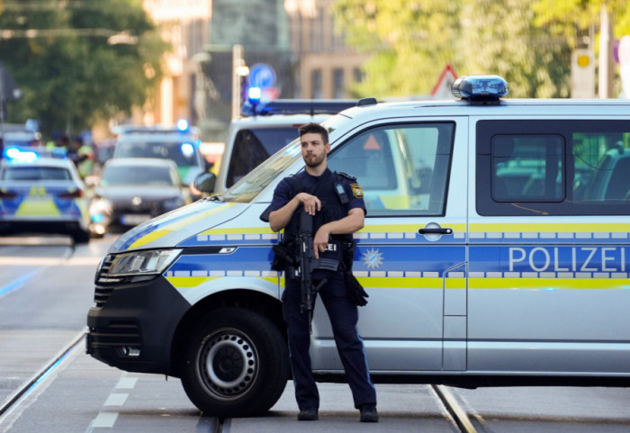 Dečak (14) pronađen mrtav na igralištu škole u Nemačkoj, policija traga za osumnjičenim tinejdžerom