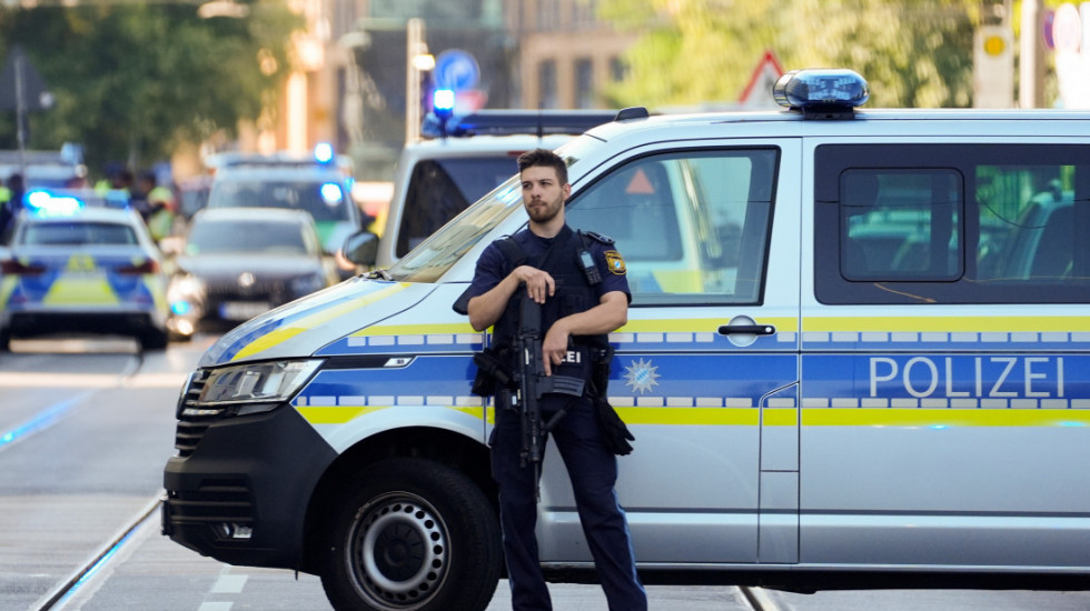 Dečak (14) pronađen mrtav na igralištu škole u Nemačkoj, policija traga za osumnjičenim tinejdžerom