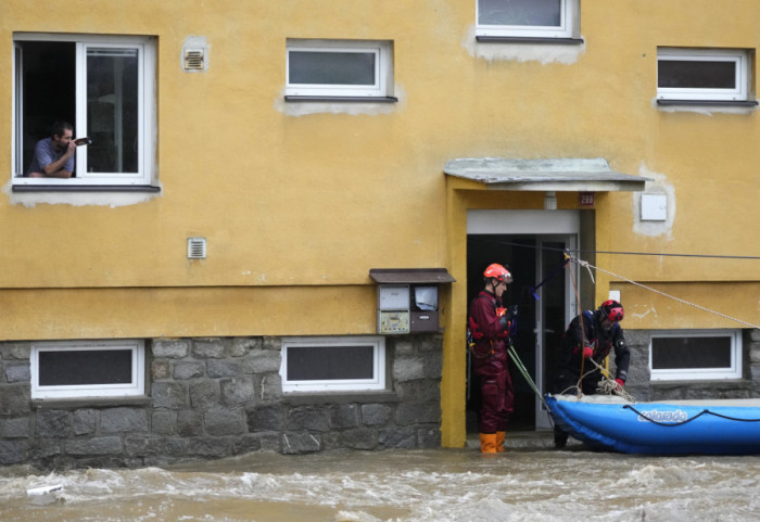 (VIDEO) Nevreme u Italiji: Jedna osoba poginula, u Milanu zatvoreni parkovi