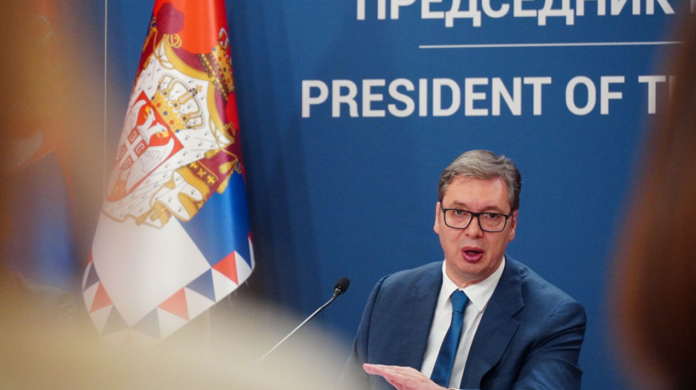 Vučić čestitao Dan Kopnene vojske i pešadije: "Čuvajte bezbednost Srbije i njene građane"