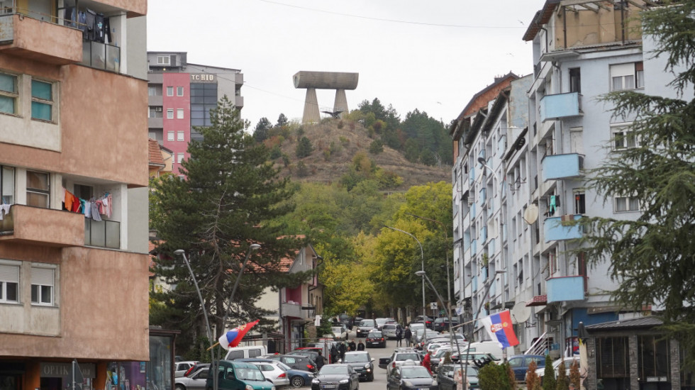 Katanac i na gradsku biblioteku "Vuk Karadžić" u Kosovskoj Mitrovici, dva dana bez reakcija