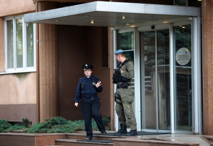 Akcija policije u BiH: U Sarajevu uhapšene ministarka nauke KS i njena pomoćnica, u Banjaluci krijumčari ljudima