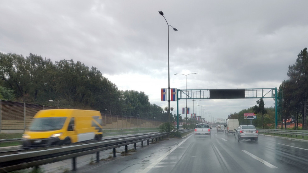 AMSS: Oprez zbog padavina, teretnjaci na izlazu iz zemlje čekaju najviše tri sata