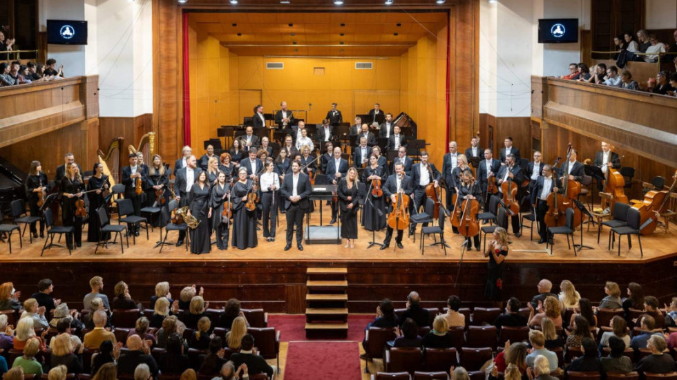 Spoj dve umetnosti - muzike i mode: Beogradska filharmonija predstavila novu koncertnu garderobu