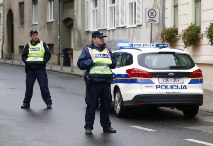 Policija u Puli privela muškarca (62): Vozio u suprotnom smeru, sa 2 promila alkohola i vozačkom isteklom 1985. godine