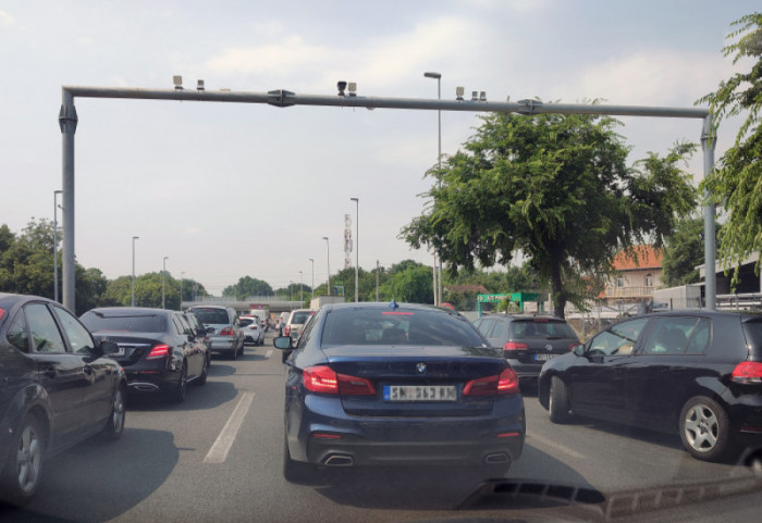 AMSS: Najfrekventnije gužve na auto-putevima, treba očekivati pojačan saobraćaj i na graničnim prelazima