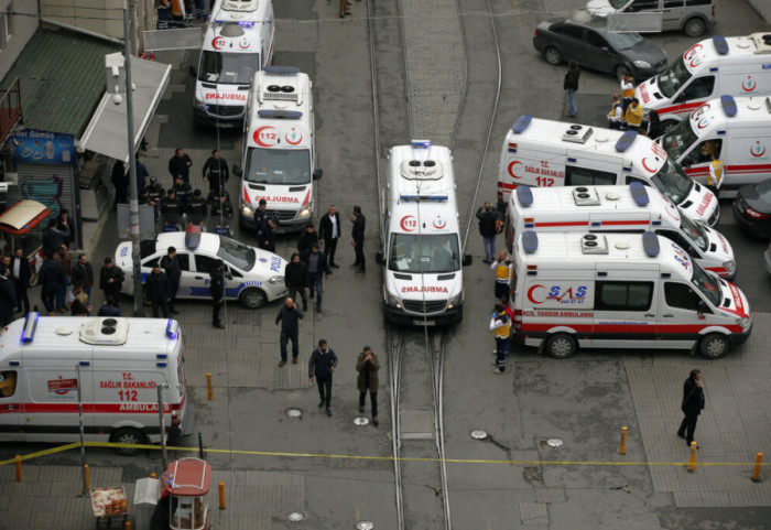 Najmanje 52 osobe poginule u dve saobraćajne nesreće na jugoistoku Avganistana