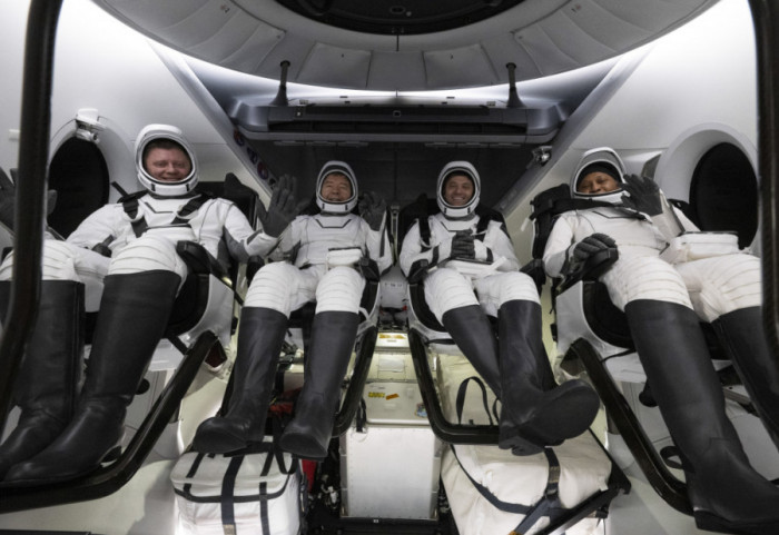(FOTO) Astronauti NASA vratili se na Zemlju posle devet meseci boravka na svemirskoj stanici