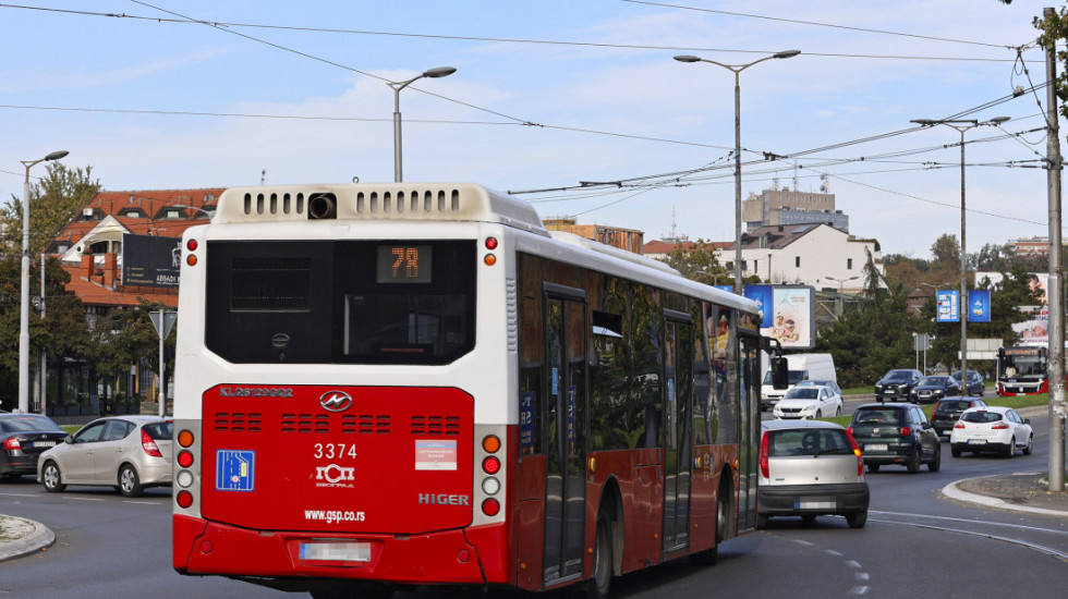 Sve ulice u Beogradu prohodne, uobičajen intenzitet saobraćaja, pojačan samo na Gazeli