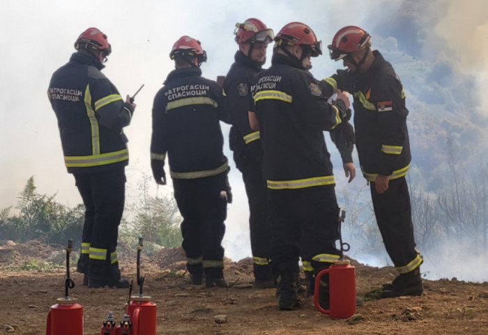 (FOTO/VIDEO) Vanredna situacija zbog požara u više mesta: Najteža situacija na području Žitorađe, Kuršumlije i Prokuplja