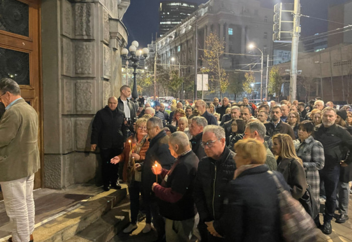 U ponedeljak protest ispred zgrade Vlade, opozicija upućuje vlasti četiri zahteva
