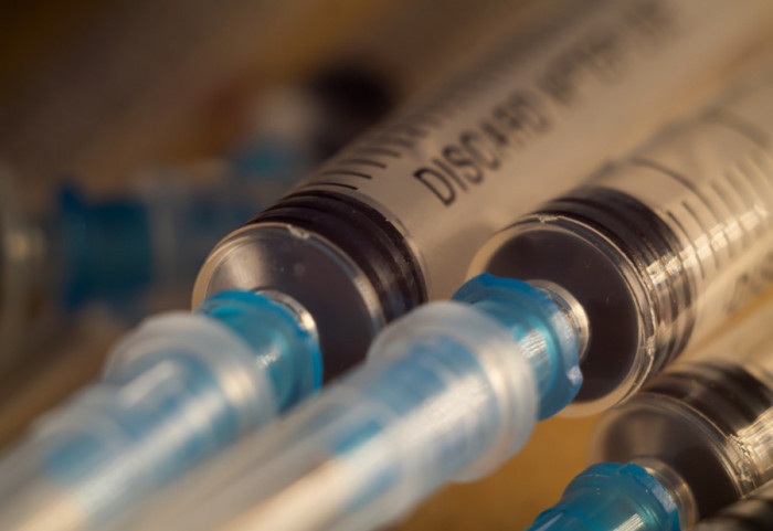 FDA odobrila vakcinu protiv kovida 19 kompanije Novavaks, uz ograničenja