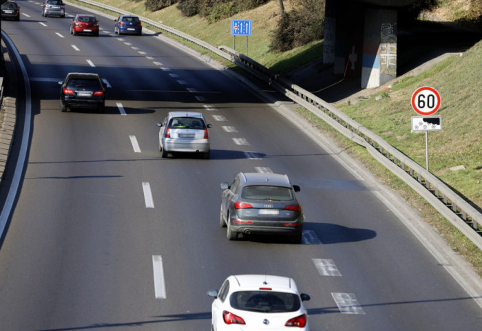 AMSS savetuje vozačima da izbegavaju vožnju u najtoplijem delu dana, nema zadržavanja na graničnim prelazima