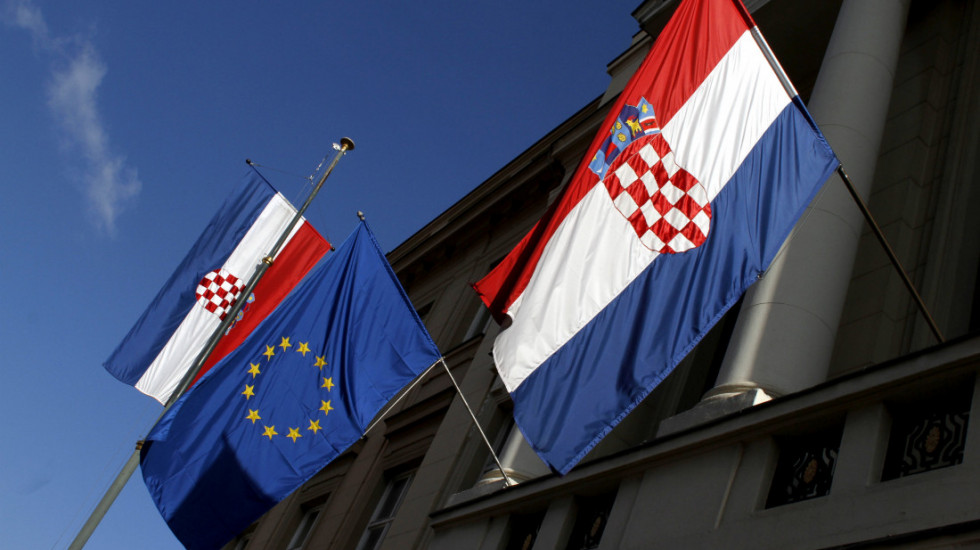 Ukradena zastava s Kninske tvrđave, policija traga za lopovom