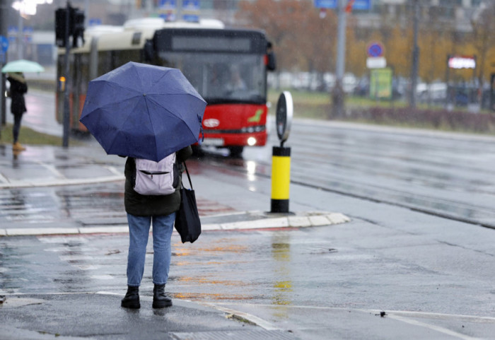 U većem delu zemlje pretežno sunčano, moguća kiša koja se ledi na tlu: Temperatura do devet stepeni