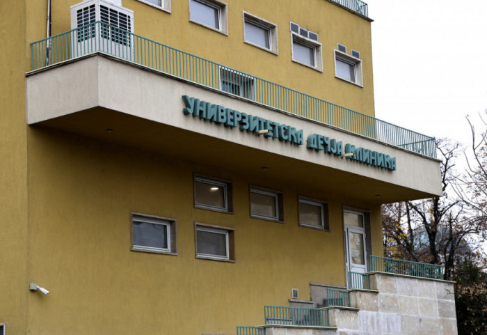 Automobil udario dete (3) na pešačkom prelazu u Mladenovcu, prevezeno u Tiršovu