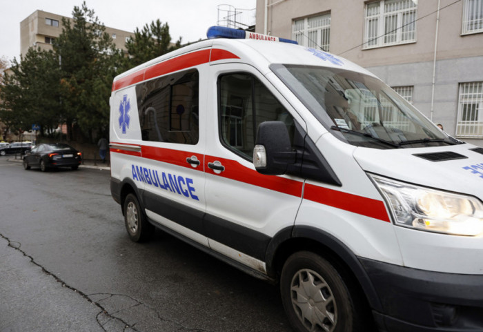 Devojčica i žena povređene u Novom Sadu: Drvo usled oluje palo na njih