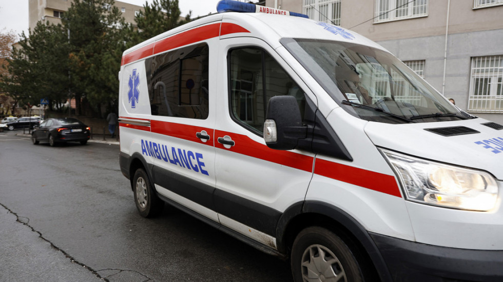 Devojčica i žena povređene u Novom Sadu: Drvo usled oluje palo na njih
