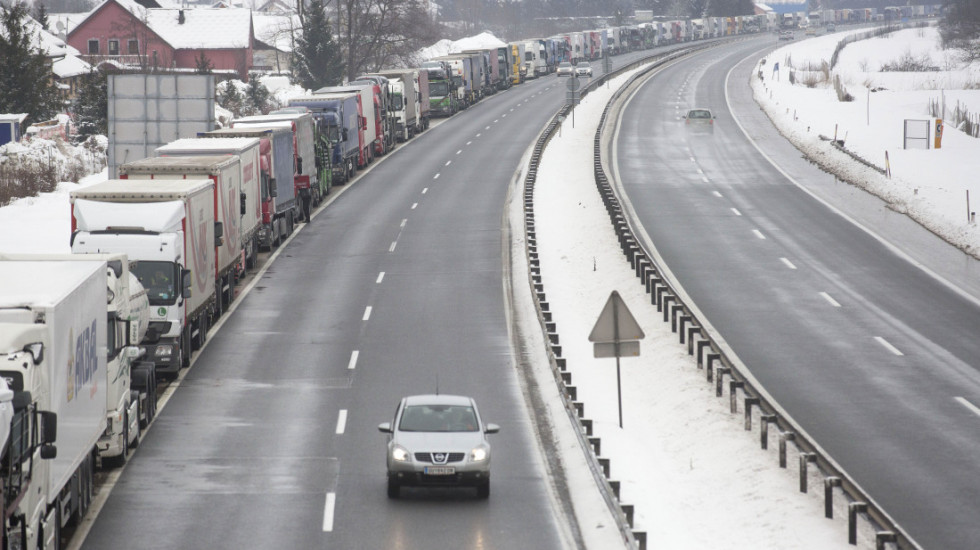 Putevi Srbije: Poseban oprez u vožnji zbog snežnih padavina najavljenih za nedelju