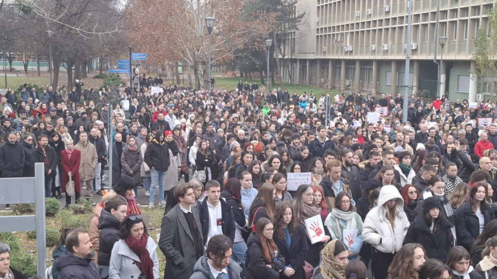 Studenti najavili da će 1. februara blokirati sva tri mosta u Novom Sadu