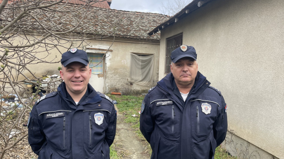 (VIDEO) Policajci koji su izvukli muškarca iz požara u Velikom Gradištu: Nije nam prvi put, tu smo da pomažemo ljudima