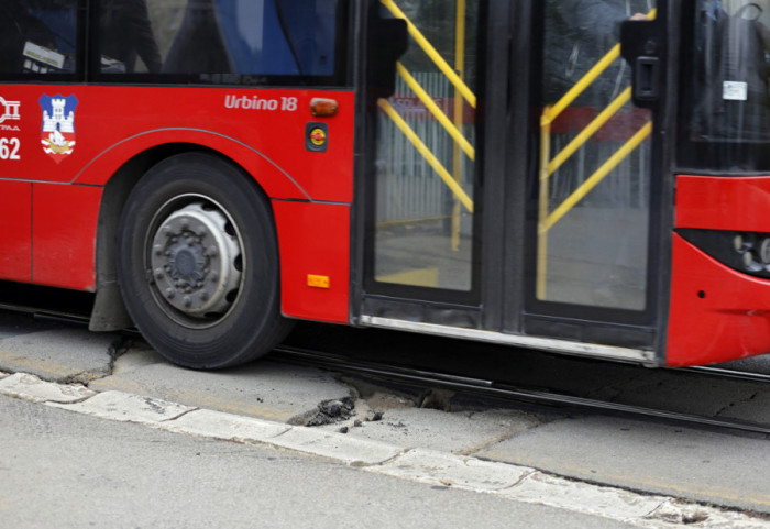 Reakcije na Šapićevu odluku o besplatnom prevozu: "Dosta je populizma dok ljudi ulaze u autobuse kao u ruski rulet"