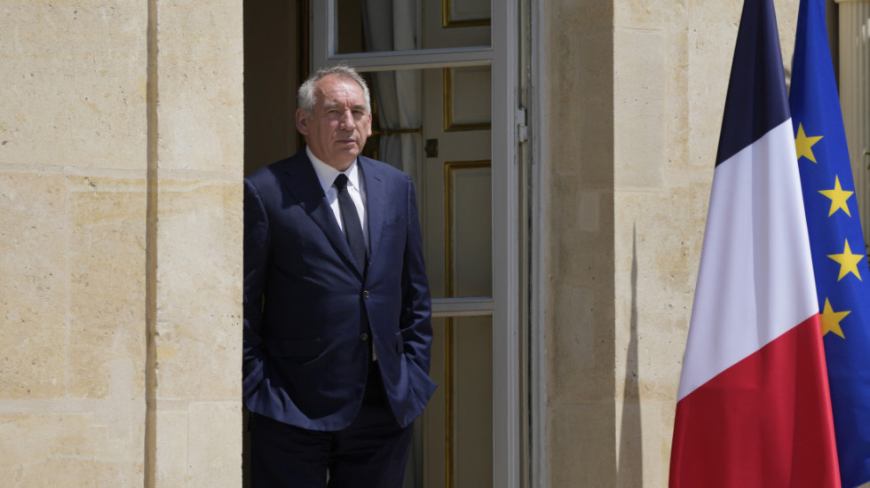 Francuski premijer: Trampova podrška Le Pen mešanje u unutrašnja pitanja