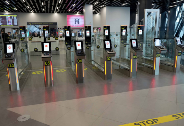 Građani Evropske unije i Šengen zone od 4. aprila moći će da koriste elektronske kapije na aerodromu "Nikola Tesla"