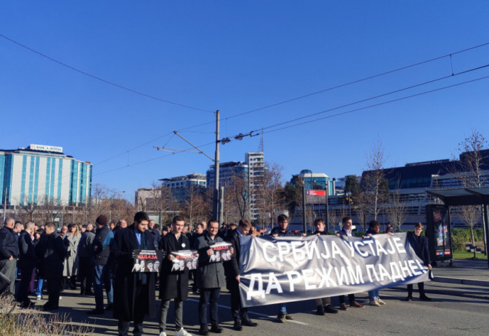 Novi DSS blokirao ulicu kod Sava Centra na 15 minuta: "Stanje je neizdrživo, moramo da menjamo stvari"