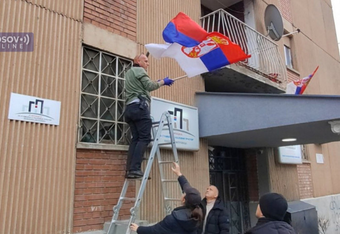Kosovo Police Raids Two Offices in Northern Part of Kosovska Mitrovica
