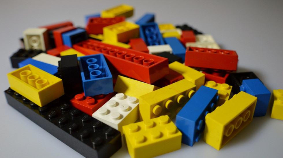Ruskinji posle 20 godina izvađena lego kockica iz uha