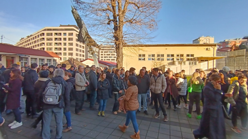 Časovi od pola sata u Vazduhoplovnoj akademiji nakon višenedeljnog protesta zaposlenih, roditelja i đaka