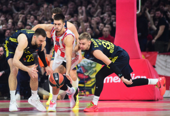 Košarkaši Fenerbahčea na Fajnal-foru, Real smanjio protiv Olimpijakosa na 2:1