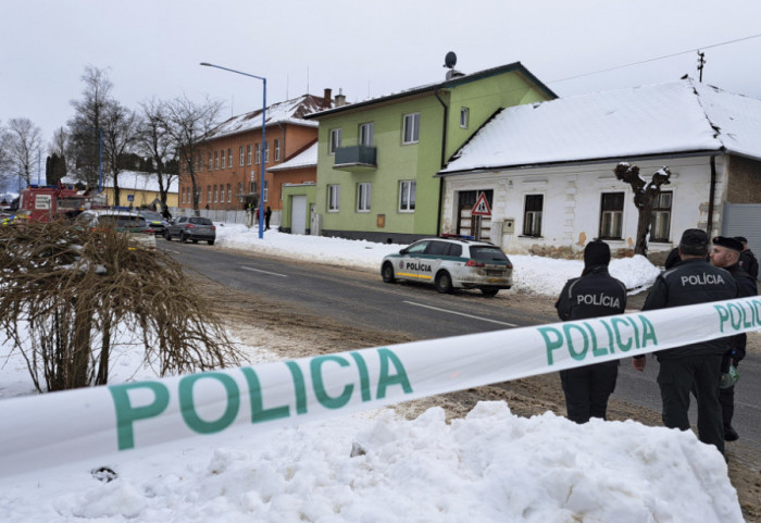 Učenik (18) nožem napao đake i nastavnike u školi u Slovačkoj, ubijene učenica (18) i zamenica direktora (51)