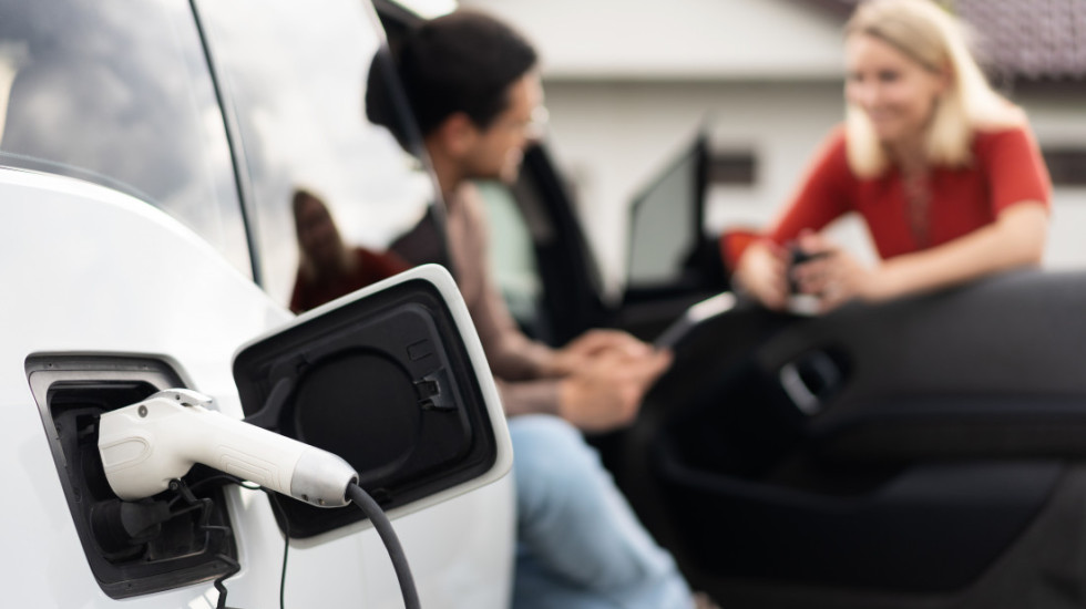 Konsultant za elektromobilnost: Oko 5.000 vozila registrovano u Srbiji, broj punjača na putevima dovoljan
