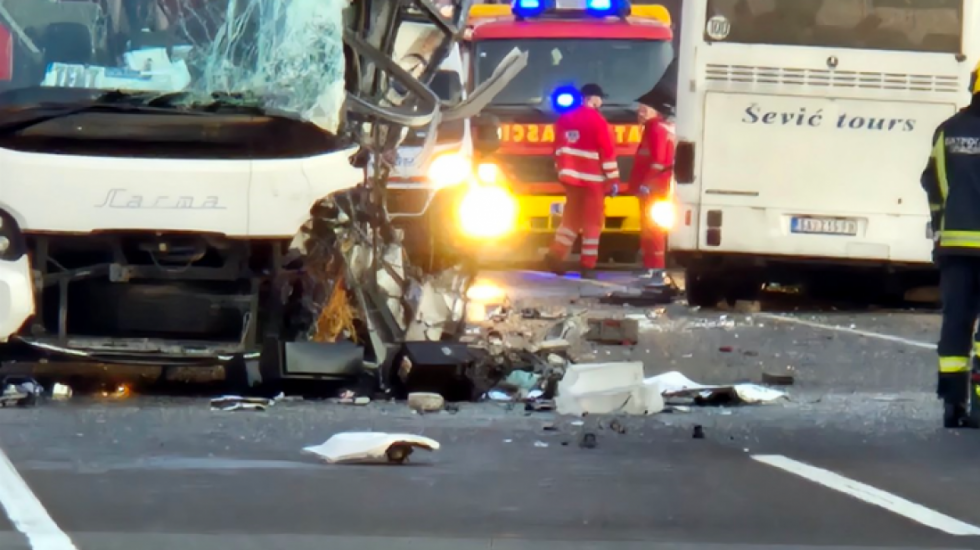 Saslušan vozač autobusa koji je učestvovao u nesreći kod Umke, u kojoj su dve osobe stradale, a više od 50 povređeno