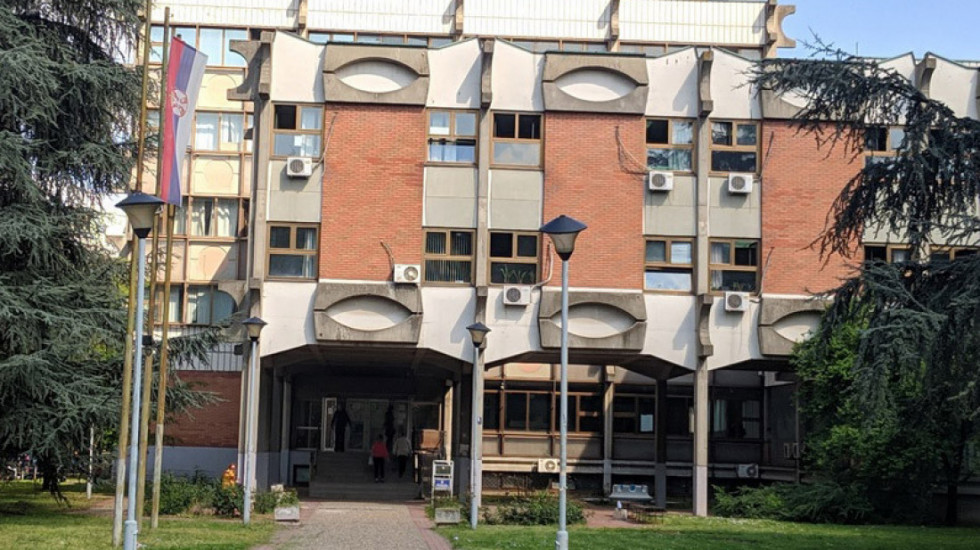 Pokrenut postupak zbog moguće nebrige roditelja dečaka koji je pretio u školi na Novom Beogradu