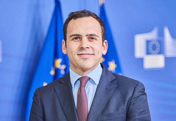 European Commission Spokesperson: EU Strongly Regrets Presence of Serbian Leadership in Moscow