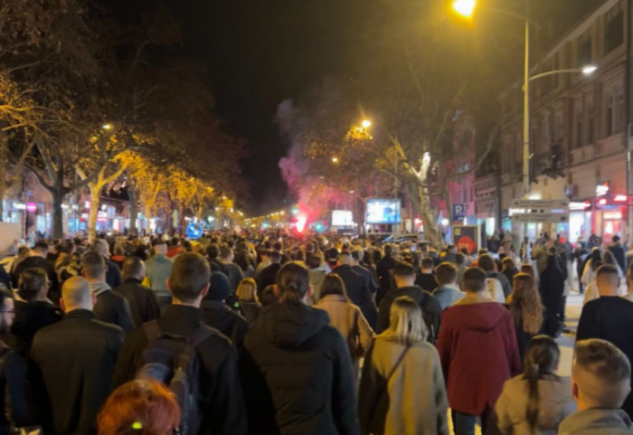 Produžen pritvor aktivistima SNS koji su polomili vilicu studentkinji u Novom Sadu