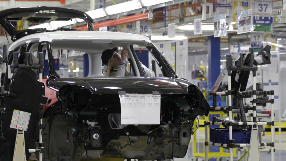 (VIDEO) Automobilska industrija gubi gas: Kineska vozila zauzimaju tržište, Evropa traži pravac
