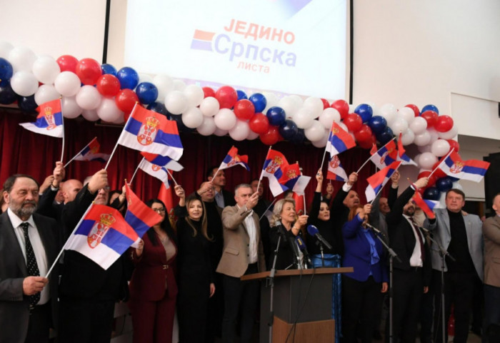 (FOTO) Miting Srpske liste u Kosovskoj Mitrovici: "Da se ujedinimo i zajedno pobedimo"