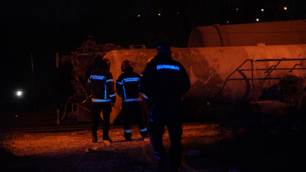 Two Tanker Railcars Overturn at Vrcin Railway Station, Sulfuric Acid Spills