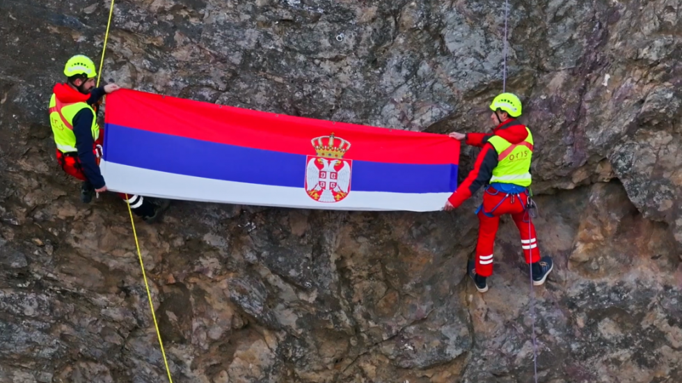 (VIDEO) Organizacija za traganje i spasavanje Srbije (OTIS) čestitala svim građanima Srbije Dan državnosti