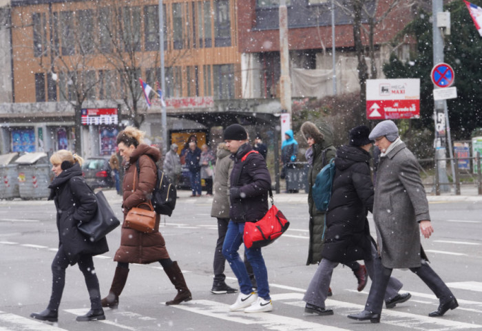 Jutro hladno sa mrazem, pre podne slab sneg, najviša dnevna temperatura do devet stepeni