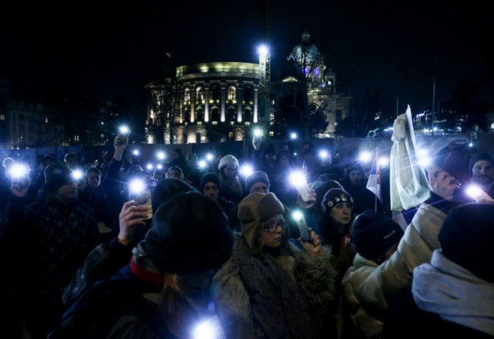 (FOTO) Učesnici protesta "Kultura u blokadi" blokirali zgradu Kulturnog centra Beograda