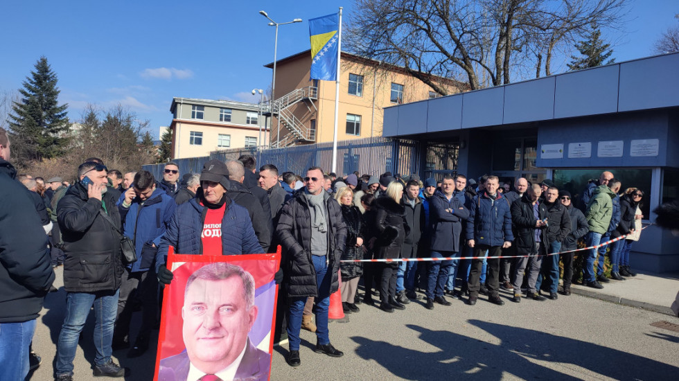 Advokati odbrane Dodika i Lukića neće prisustvovati izricanju presude: "Ne mogu učestvovati u poniženju prava"