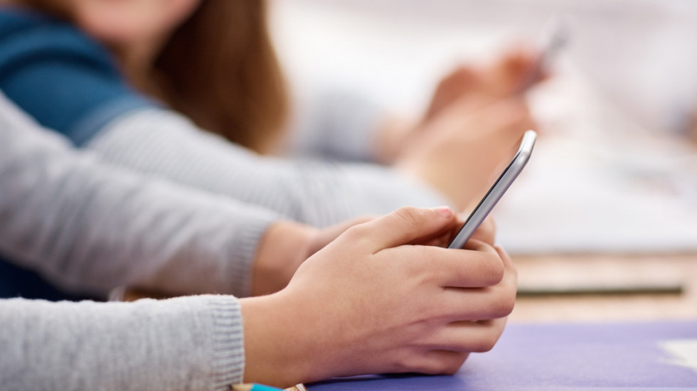 Zabrana smartfona u holandskim školama: Oko 75 odsto učenika reklo da im je lakše da se koncentrišu bez telefona