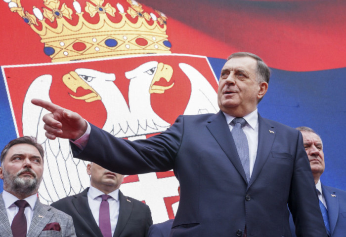 Dodik: Ratku Mladiću ugrožen život zbog nehumanog odnosa prema njemu