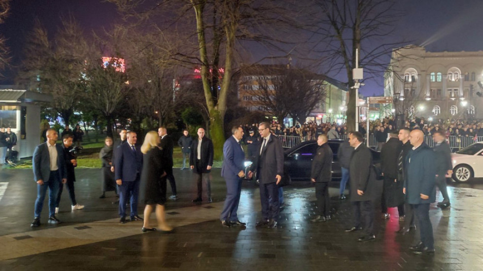 Vučić u Banjaluci: "Znam koliko boli i tišti nepravda i koliko je Dodiku teško, presuda sramna i protivpravna"