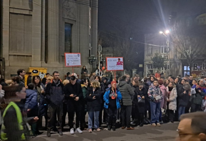 Niški studenti blokirali zgradu Osnovnog suda u znak podrške pritvorenim aktivistima u Novom Sadu